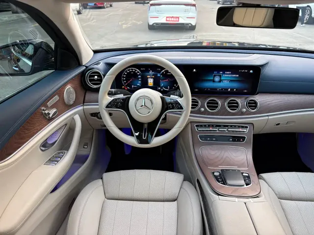 Mercedes-Benz E-Class — Фото автомобиля 7