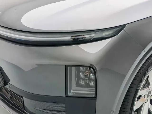 Li Auto L6 — Фото автомобиля 15