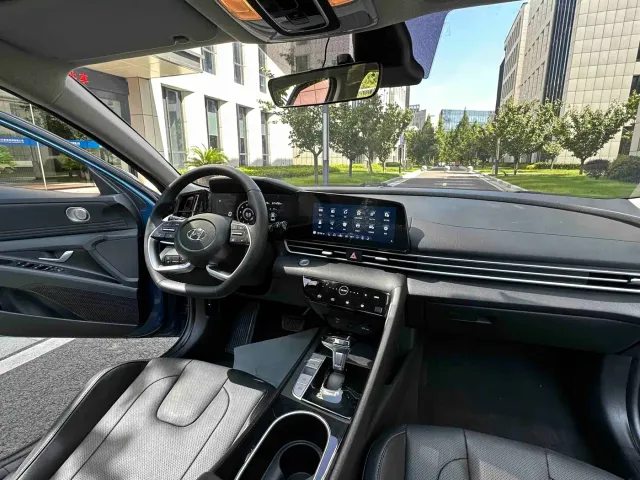 Hyundai Elantra — Фото автомобиля 21