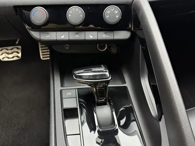 Hyundai Elantra — Фото автомобиля 15