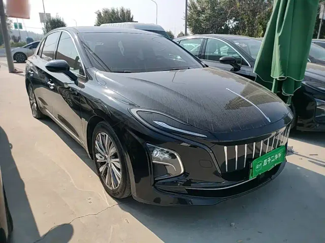 Hongqi E-QM5 — Фото автомобиля 3
