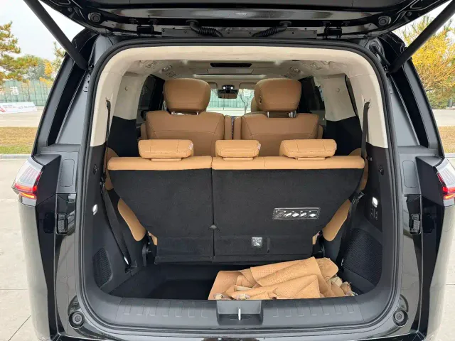 GAC Trumpchi E8 — Фото автомобиля 18