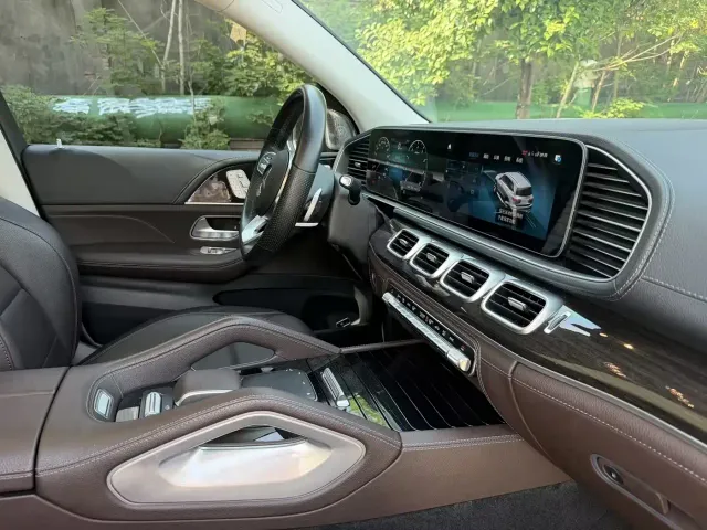 Mercedes-Benz GLS-Class — Фото автомобиля 12