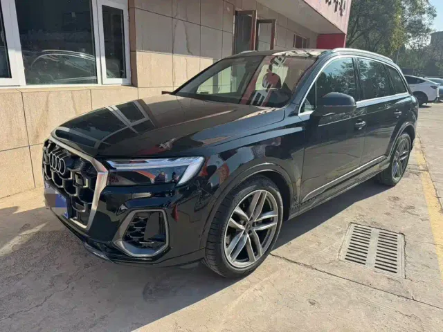 Фотография автомобиля — Audi Q7