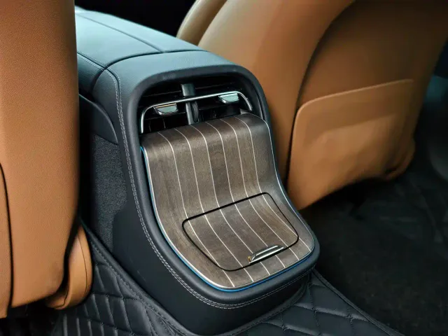 Mercedes-Benz E-Class — Фото автомобиля 22