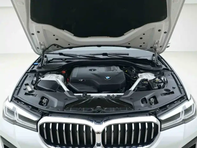 BMW 5 Series — Фото автомобиля 7