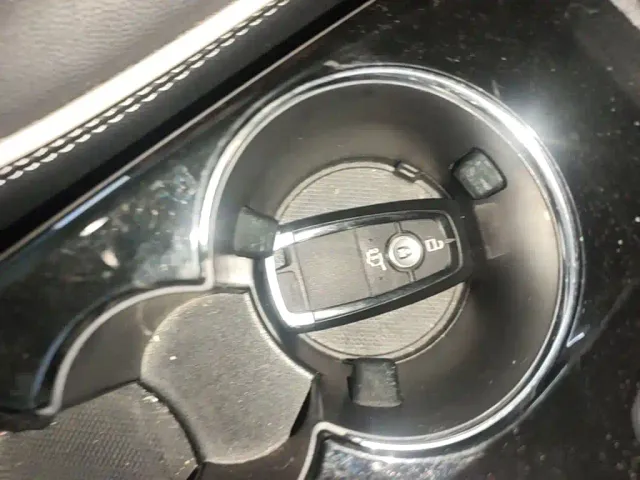 Ford Escape — Фото автомобиля 8