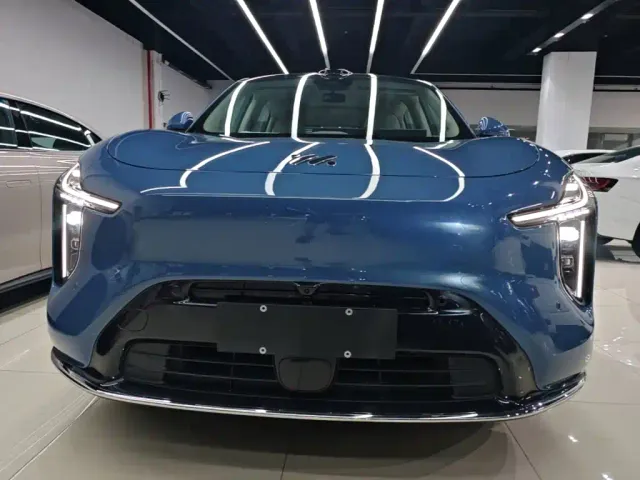 IM Motors LS6 — Фото автомобиля 2