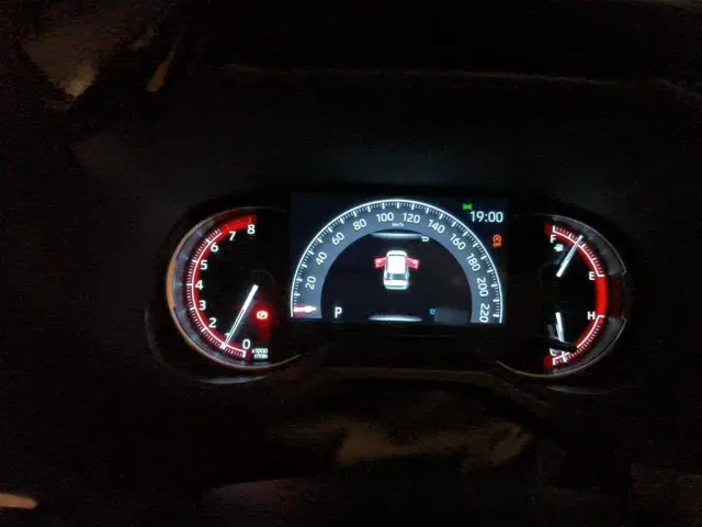 Toyota RAV4 — Фото автомобиля 3