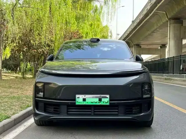 Li Auto L9 — Фото автомобиля 2
