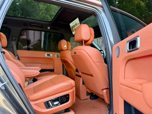 Li Auto L9 — Фото автомобиля 16