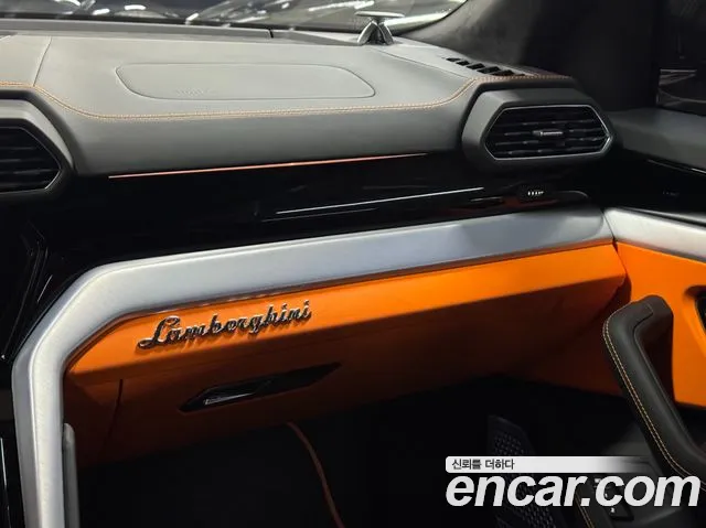 Lamborghini Urus — Фото автомобиля 14