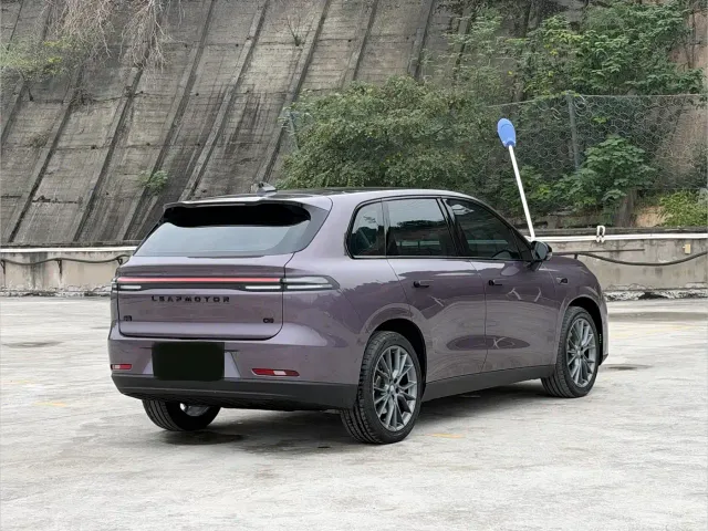 Leapmotor C10 — Фото автомобиля 5