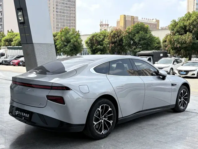 Xpeng P7 — Фото автомобиля 9