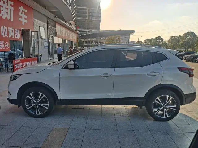Nissan Qashqai — Фото автомобиля 3