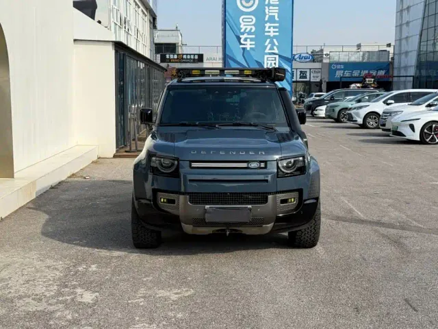 Land Rover Defender — Фото автомобиля 2