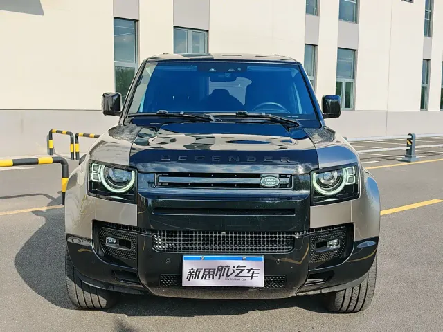 Land Rover Defender — Фото автомобиля 2