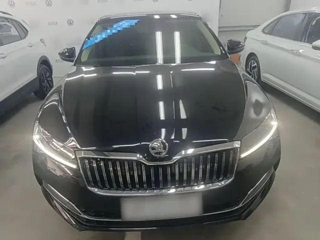 Skoda Superb — Фото автомобиля 2