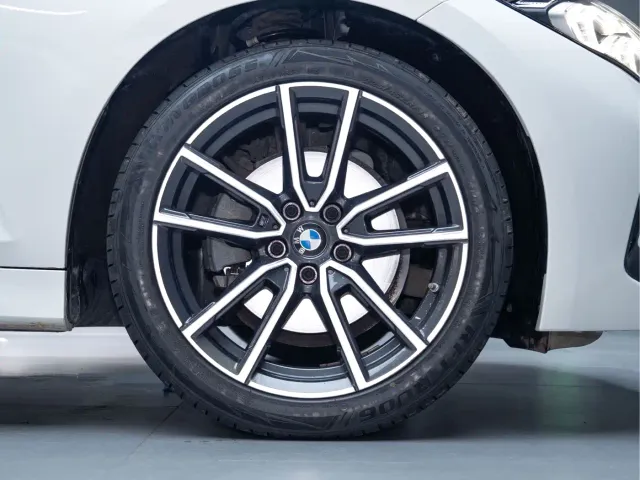 BMW 3 Series — Фото автомобиля 21