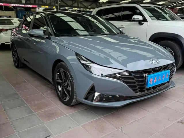 Hyundai Elantra — Фото автомобиля 3