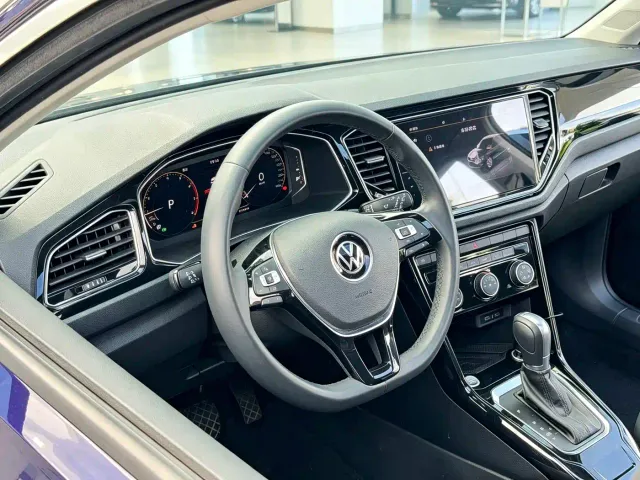 Volkswagen T-Roc — Фото автомобиля 12