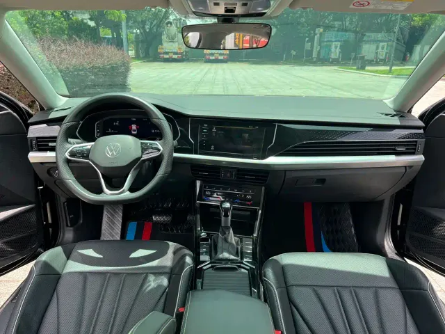 Volkswagen Passat — Фото автомобиля 10