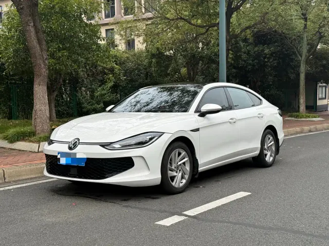 Фотография автомобиля — Volkswagen Lamando