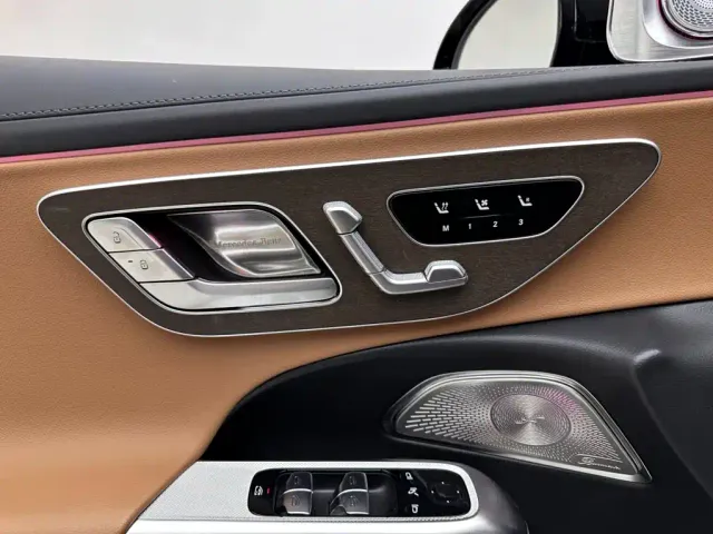 Mercedes-Benz E-Class — Фото автомобиля 15