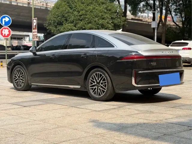 Roewe Roewe M7 DMH 2025 Base — Фото автомобиля 9