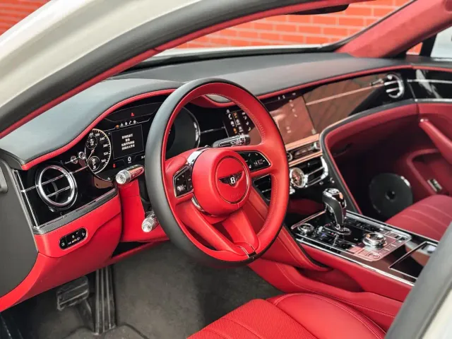 Bentley Flying Spur — Фото автомобиля 4