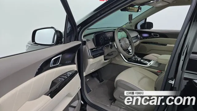 Kia Carnival Generation 4 — Фото автомобиля 10