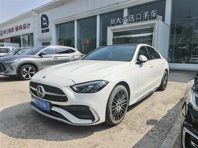 Фотография автомобиля — Mercedes-Benz C-Class