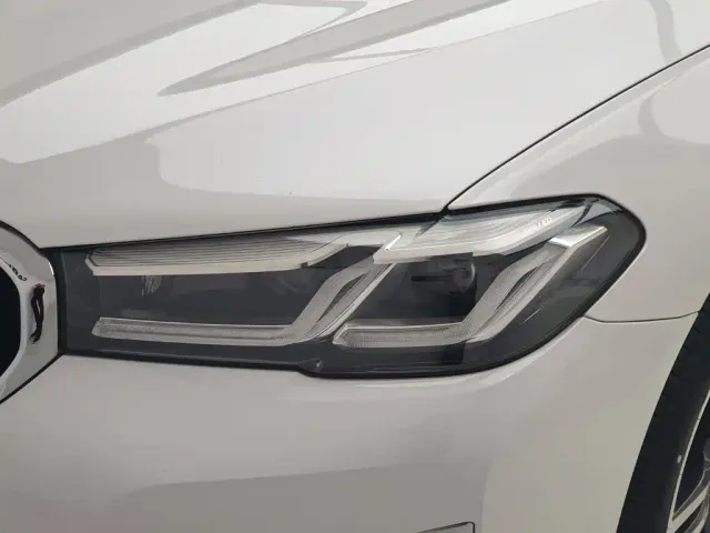 BMW 5 Series — Фото автомобиля 12