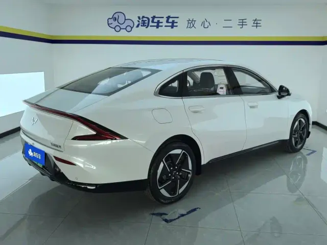 Wuling Starlight — Фото автомобиля 3