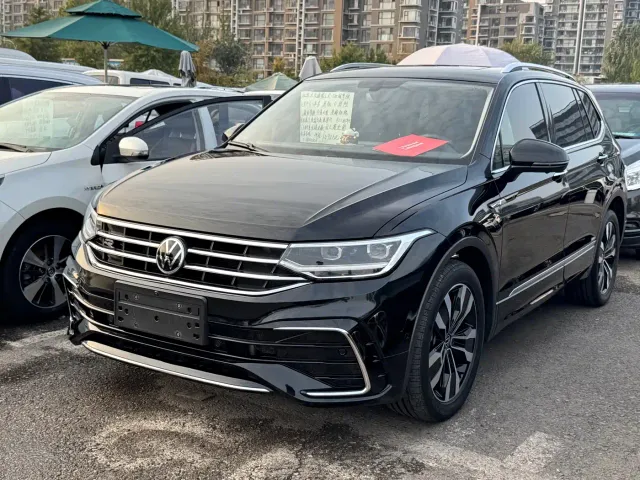 Фотография автомобиля — Volkswagen Tiguan L
