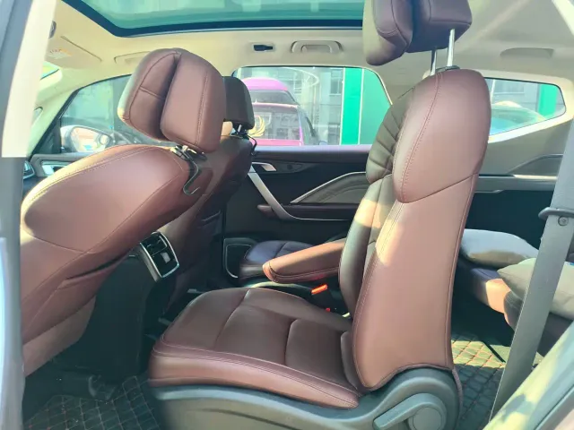 Geely Jiaji — Фото автомобиля 7