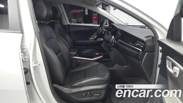 Kia Niro — Фото автомобиля 16