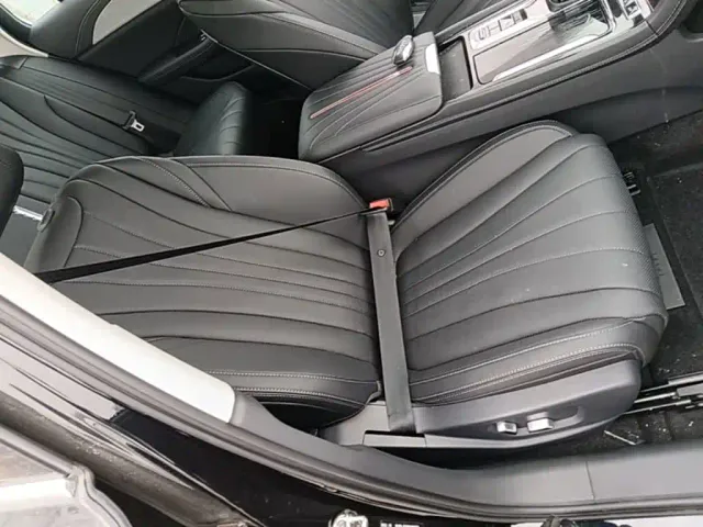 Hongqi H5 PHEV — Фото автомобиля 24