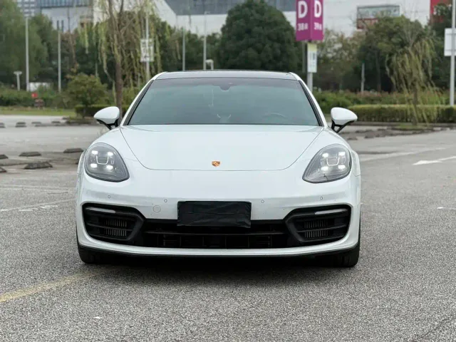 Porsche Panamera — Фото автомобиля 3