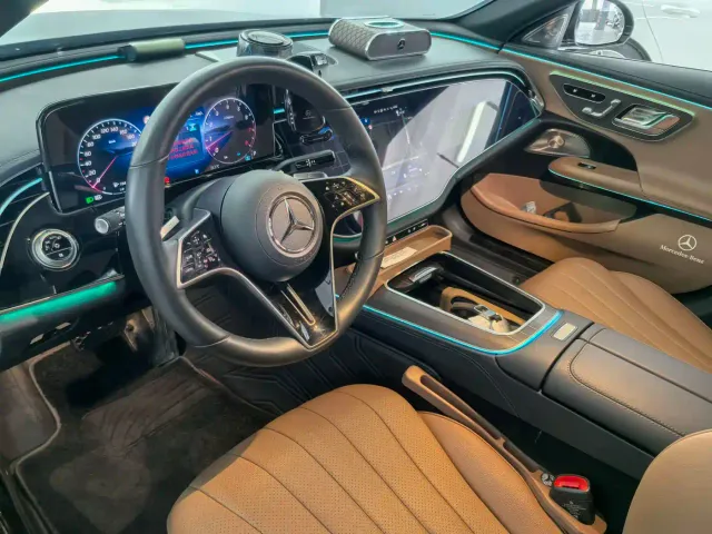 Mercedes-Benz E-Class — Фото автомобиля 12