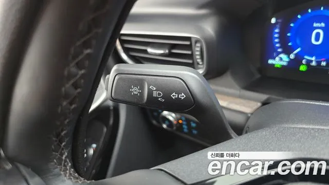 Ford Explorer Explorer 6 поколение 3.0 Platinum 4WD — Фото автомобиля 25