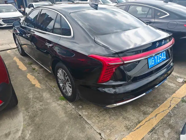 Hongqi H5 — Фото автомобиля 16