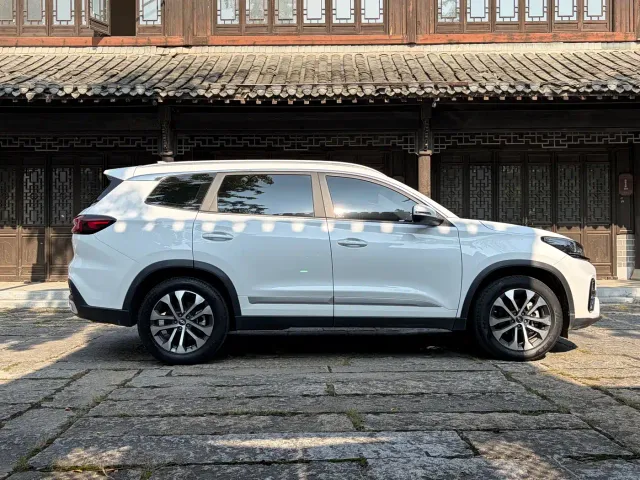 Chery Tiggo 8 — Фото автомобиля 11