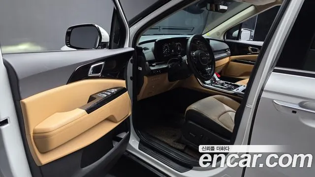 Kia Carnival — Фото автомобиля 10