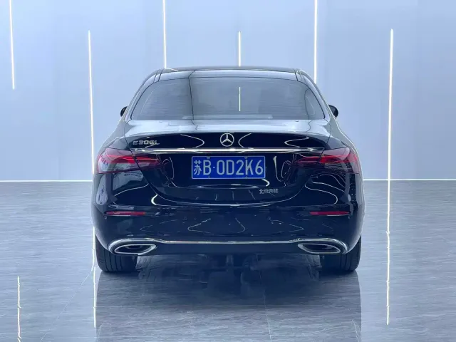 Mercedes-Benz E-Class — Фото автомобиля 14