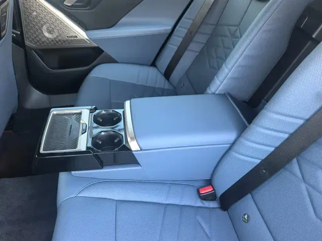BMW 5 Series — Фото автомобиля 12