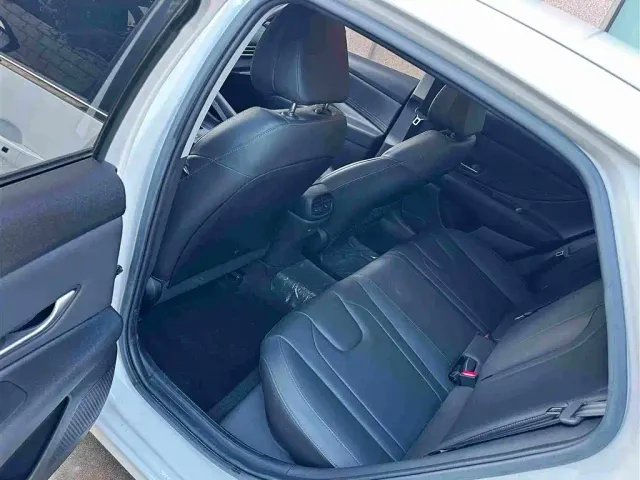 Hyundai Elantra — Фото автомобиля 5