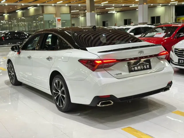 Toyota Avalon — Фото автомобиля 11