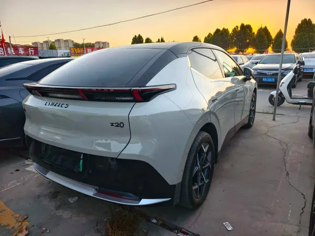 Lynk & Co Z20 — Фото автомобиля 10