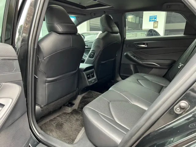 Toyota Avalon — Фото автомобиля 6
